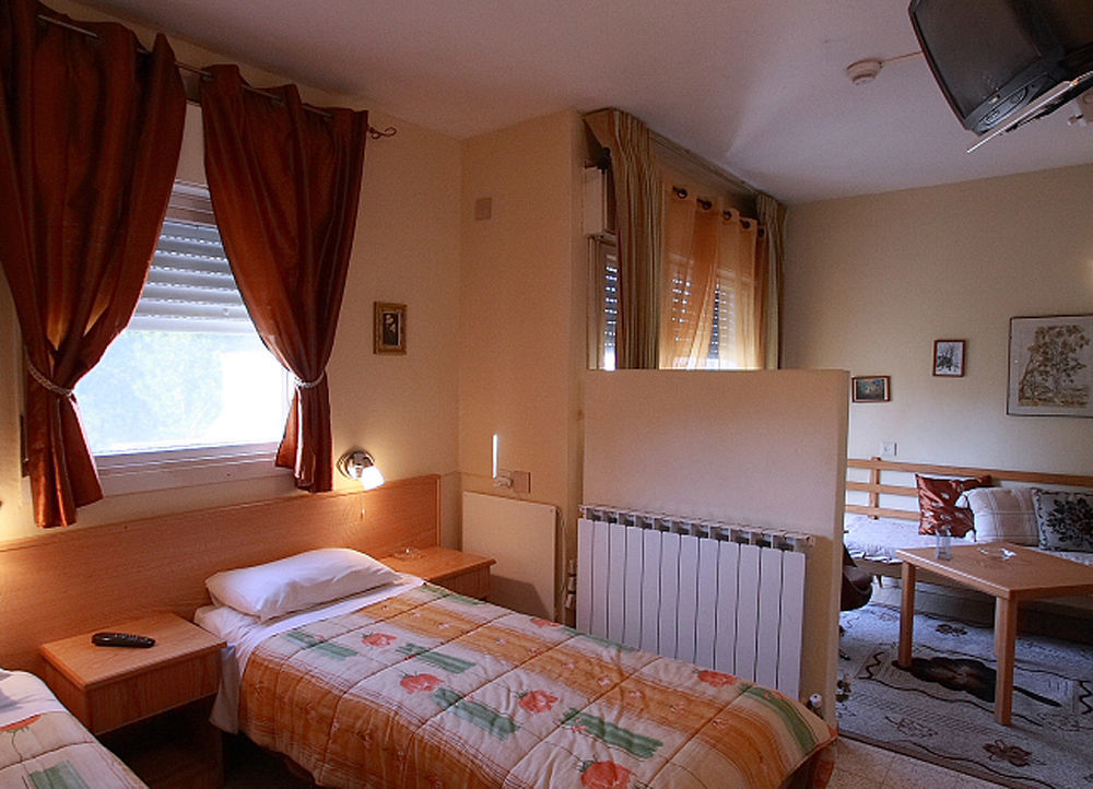 Safed Inn Luaran gambar