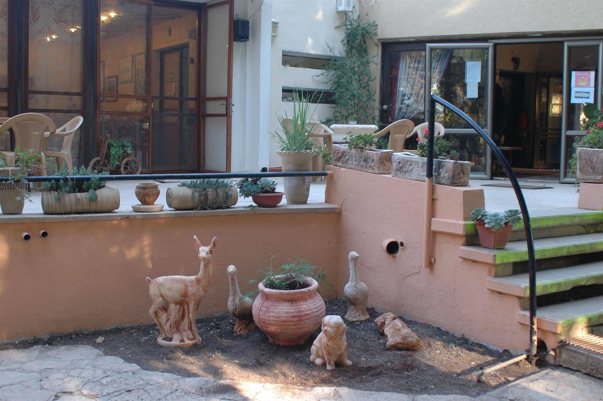 Safed Inn Luaran gambar